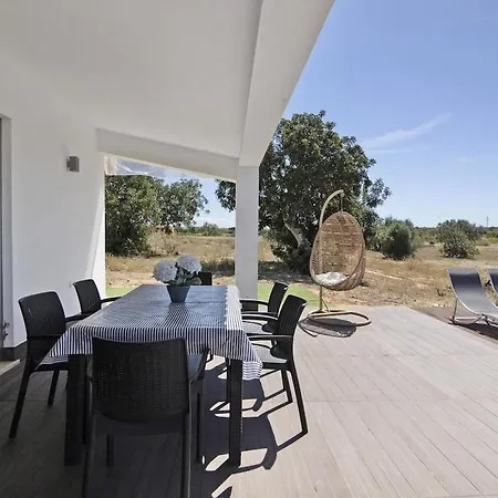 Country By Salgados Pêra