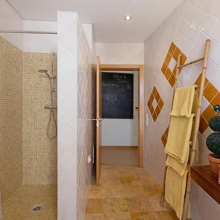 Country By Salgados *